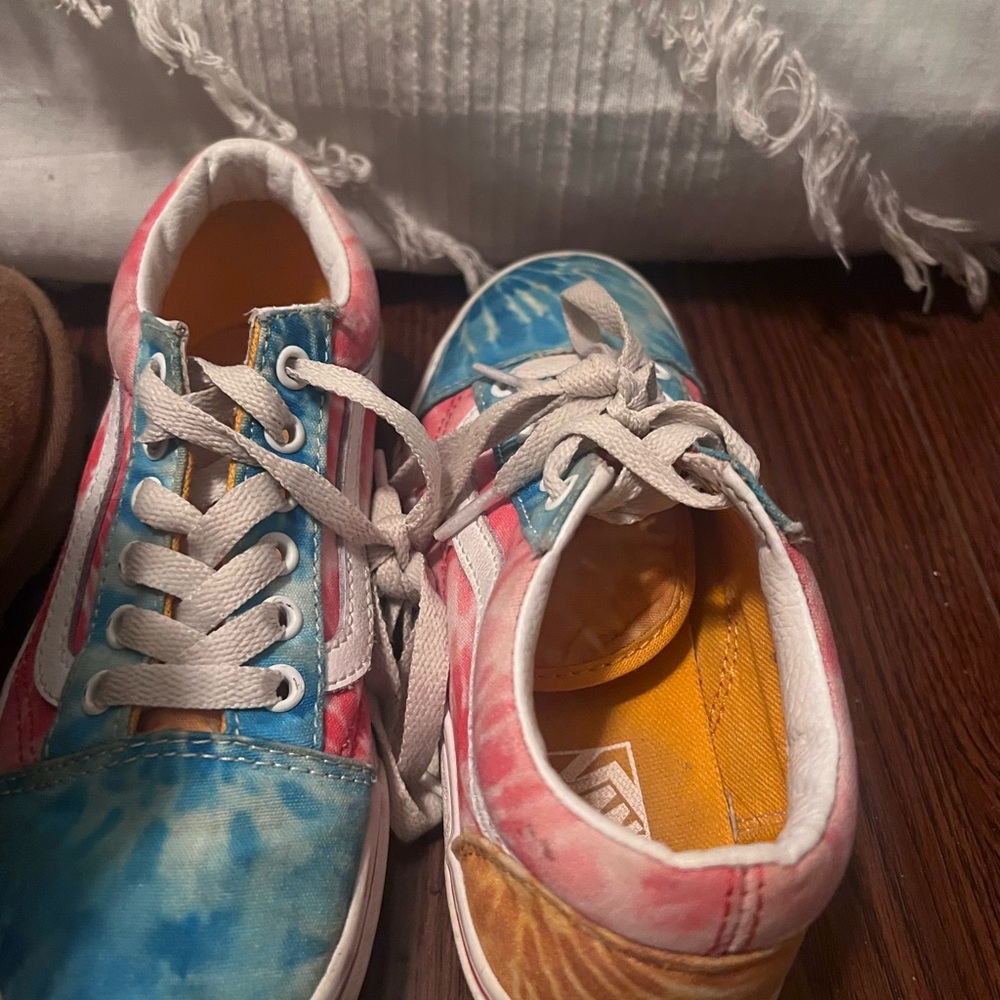 Kids vans. - Picture 3 of 3